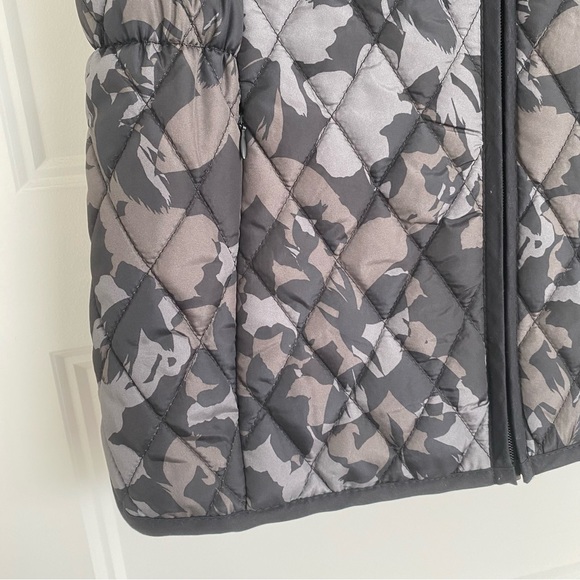 Grey Printed Gilet Waistcoat Sleeveless Jacket Size L with Hidden Zips - Picture 2 of 2
